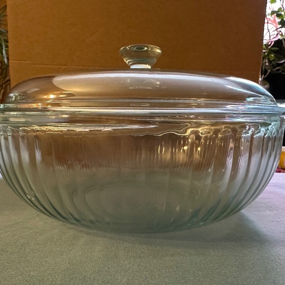 Pyrex Other - Vintage Pyrex 2qt Covered Casserole Dish